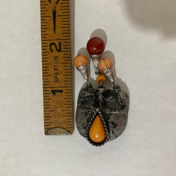 Vintage Tribal Mask Brooch With Orange And Amber Colored Beads - Picture 3 of 3